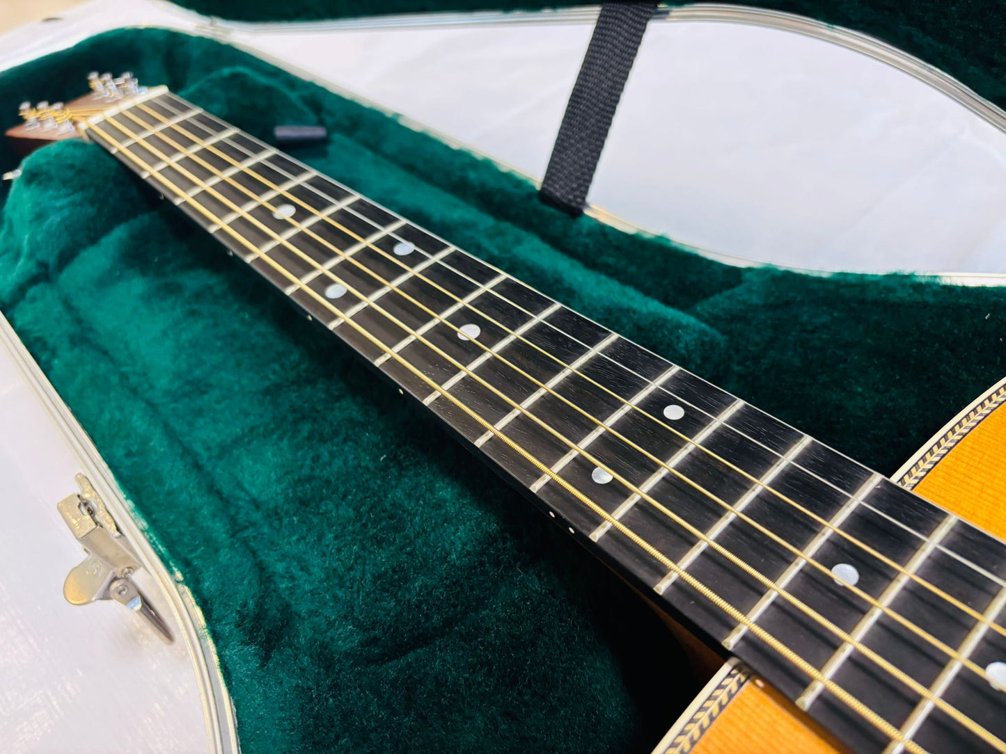 Martin HD-28 (Pre-owned) 2014