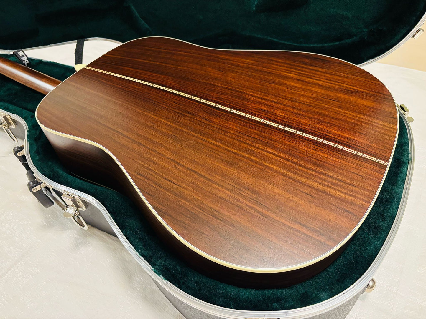Martin D-28 Street Legend ( Pre-owned) 2024
