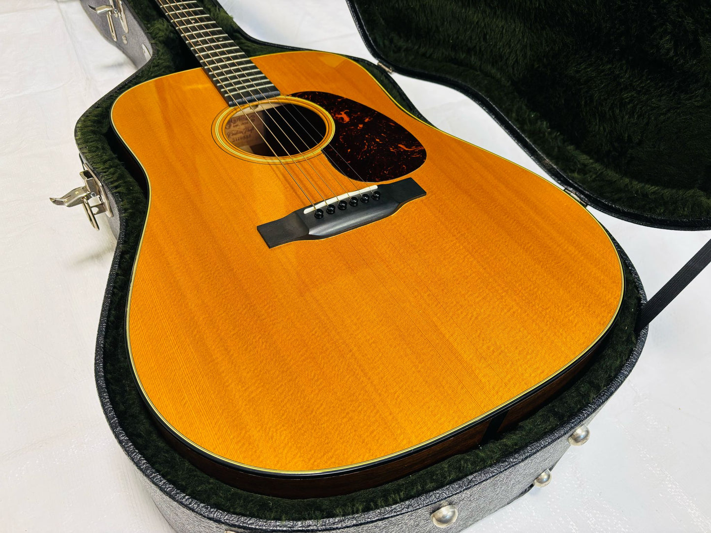 Martin D-18 custom shop acoustic guitar (Pre-owned) 2018