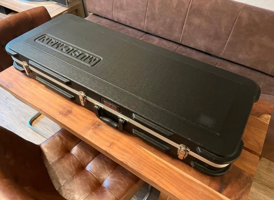 Music Man Artisan Majesty Marrone (Pre-owned)