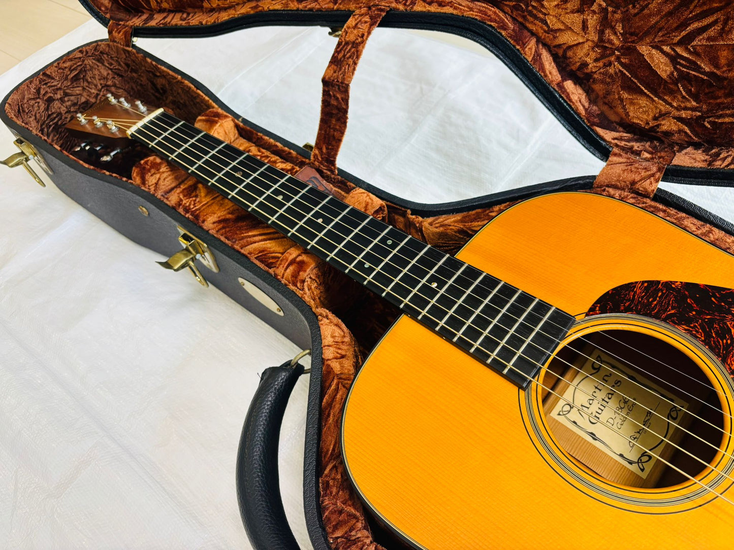 Martin D-18GE Golden Era 2004 – Adirondack & Mahogany Powerhouse