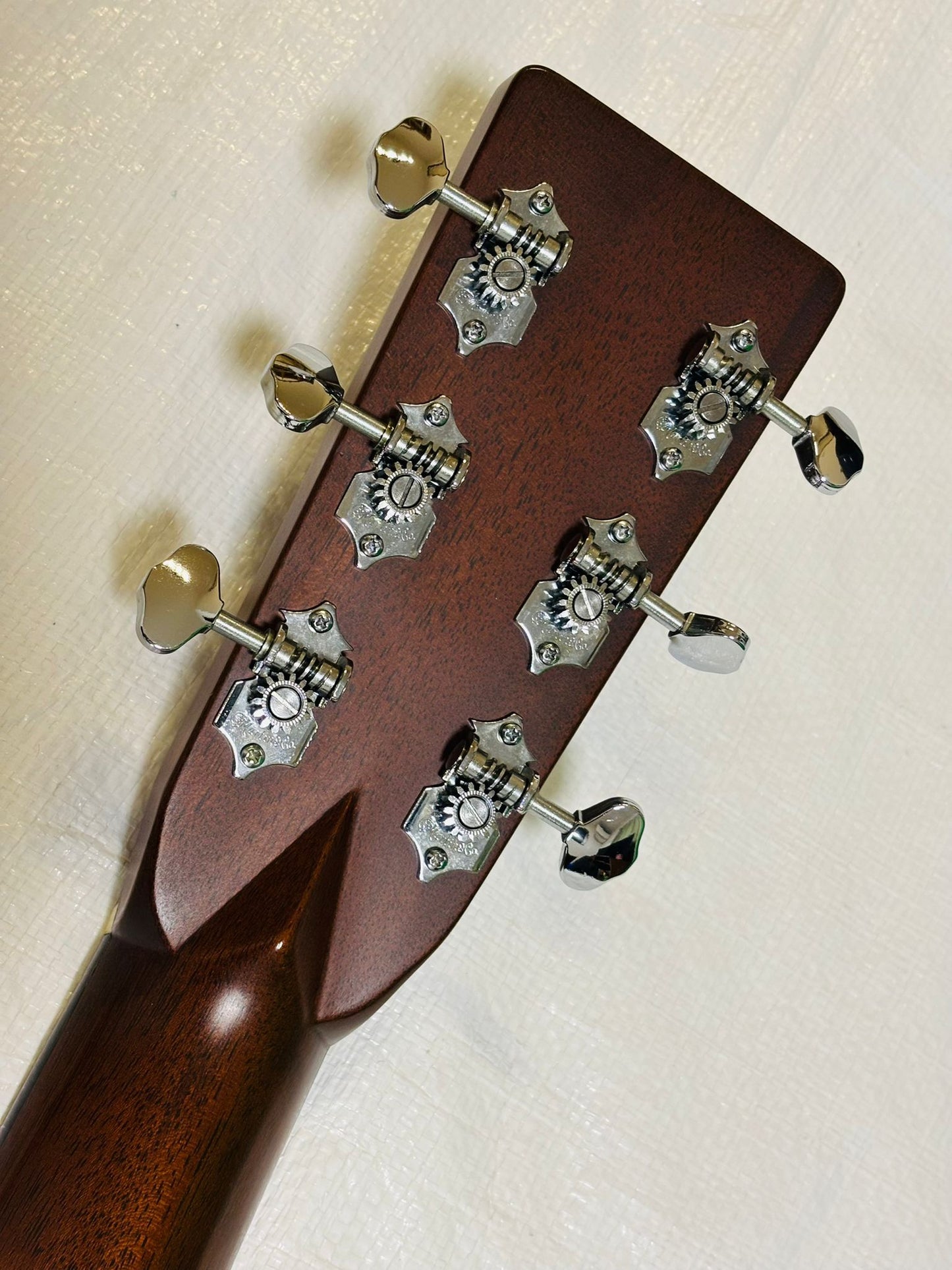 Martin OM-28V Vintage Series Sunburst (Pre-owned) 2000