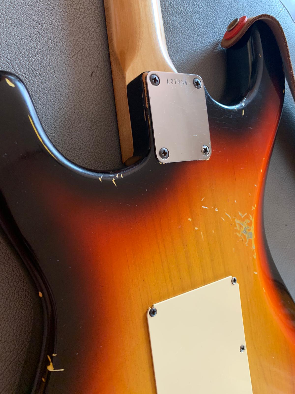 1963 Original Fender Stratocaster (Pre CBS) refinished - White case