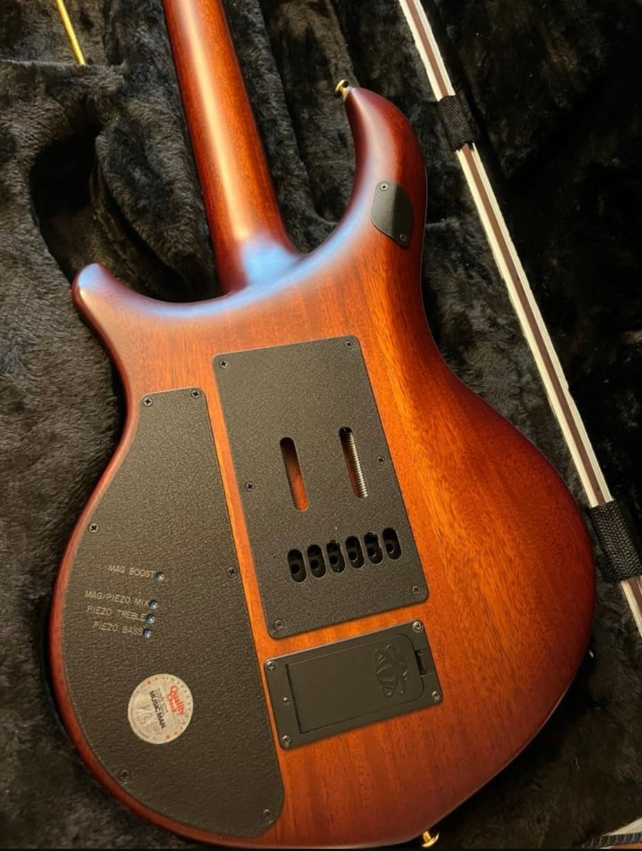 Music Man Artisan Majesty Marrone (Pre-owned)