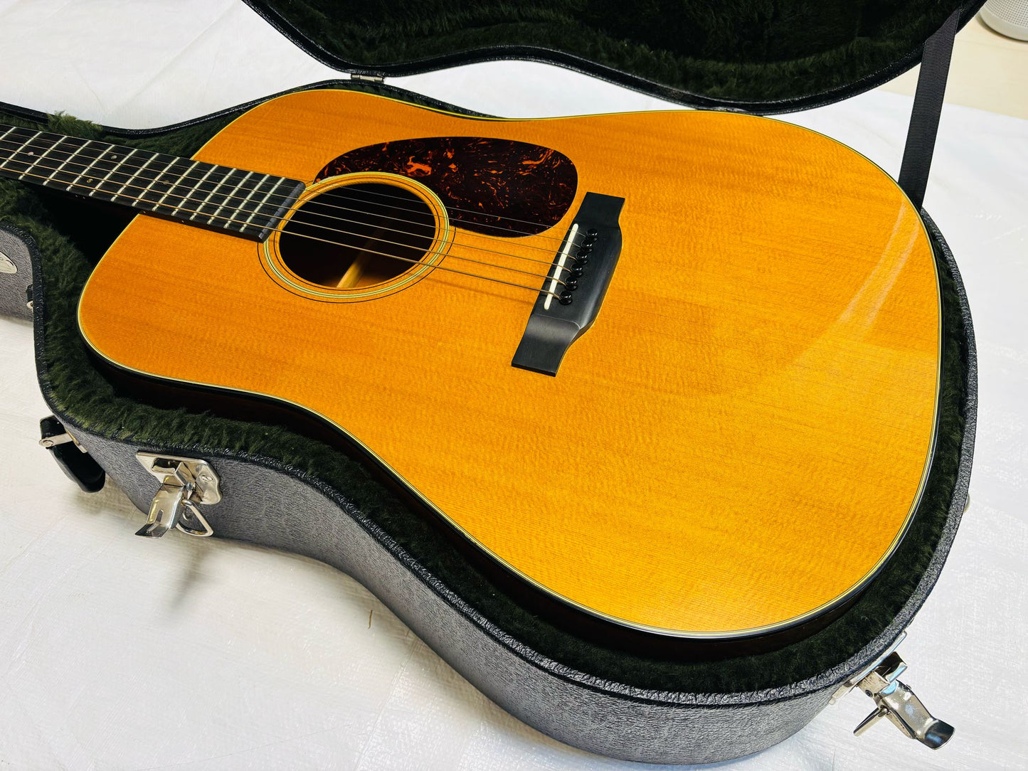 Martin D-18 custom shop acoustic guitar (Pre-owned) 2018
