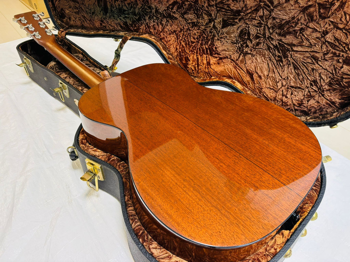 Martin OM-18V (pre-owned) acoustic guitar 2004