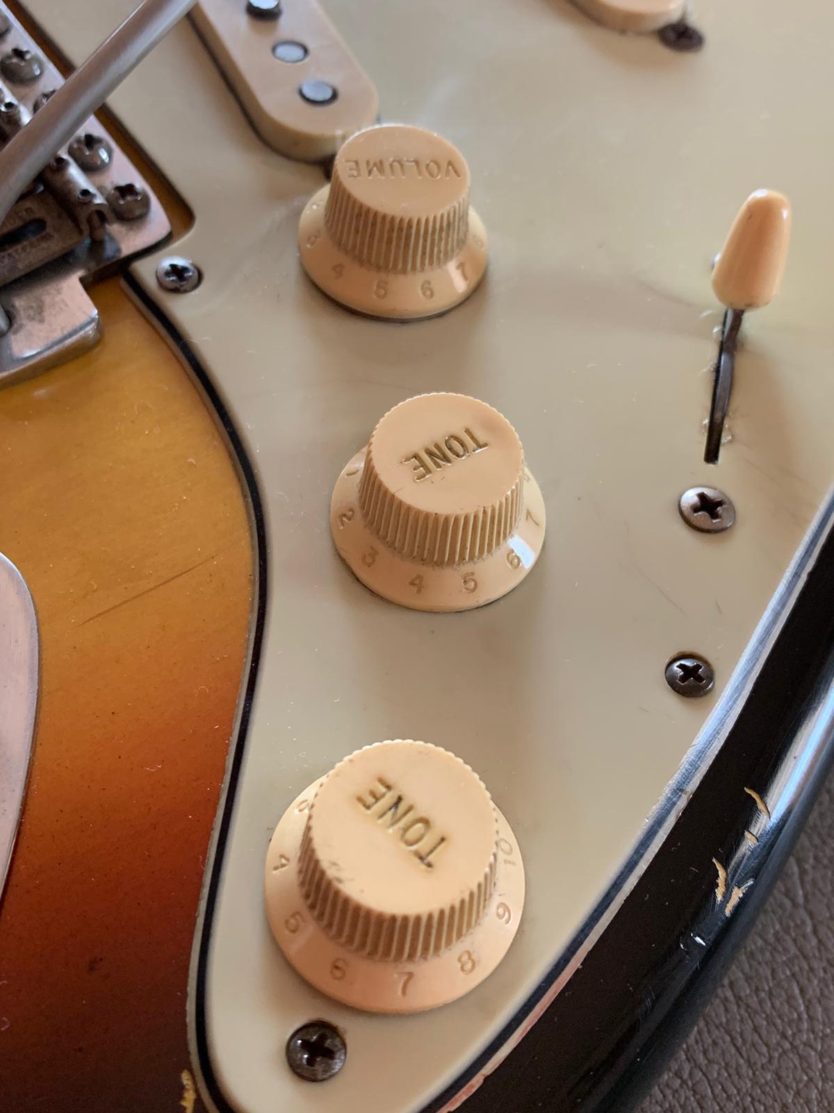 1963 Original Fender Stratocaster (Pre CBS) refinished - White case