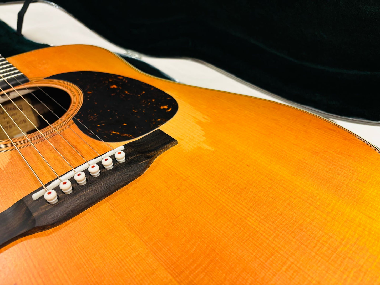Martin D-28 Street Legend ( Pre-owned) 2024