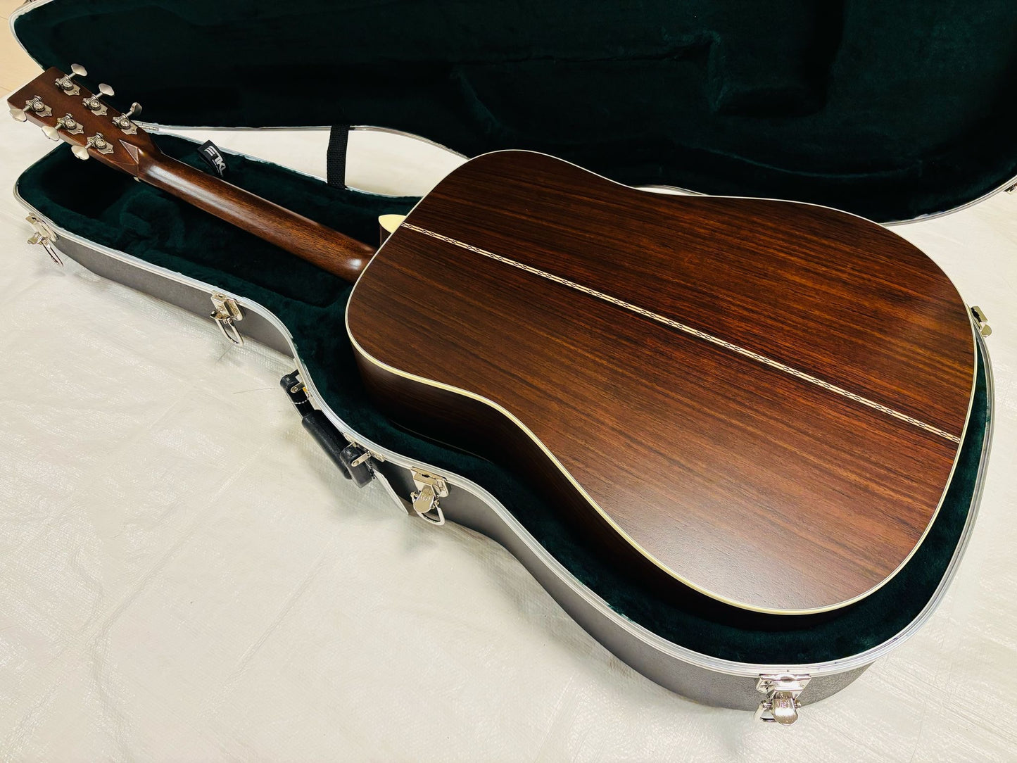 Martin D-28 Street Legend ( Pre-owned) 2024