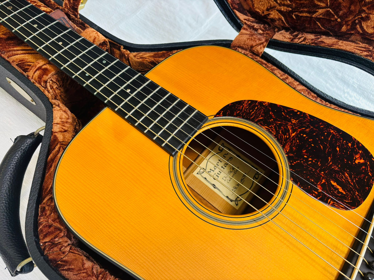 Martin D-18GE Golden Era 2004 – Adirondack & Mahogany Powerhouse