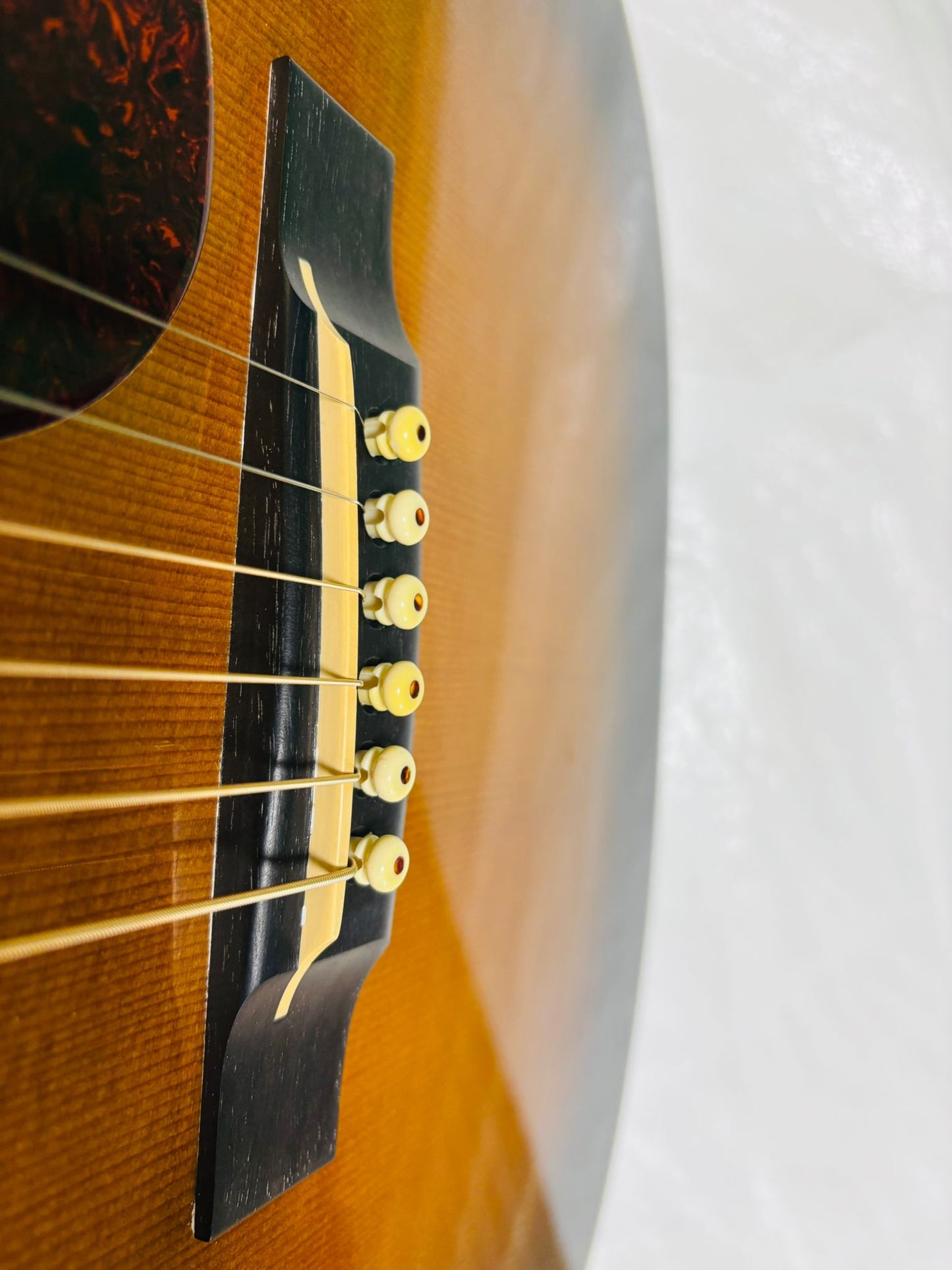 Martin OM-28V Vintage Series Sunburst (Pre-owned) 2000