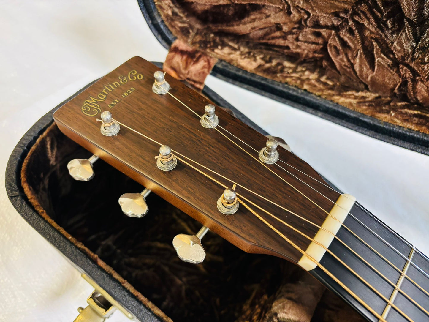 Martin OM-18V (pre-owned) acoustic guitar 2004