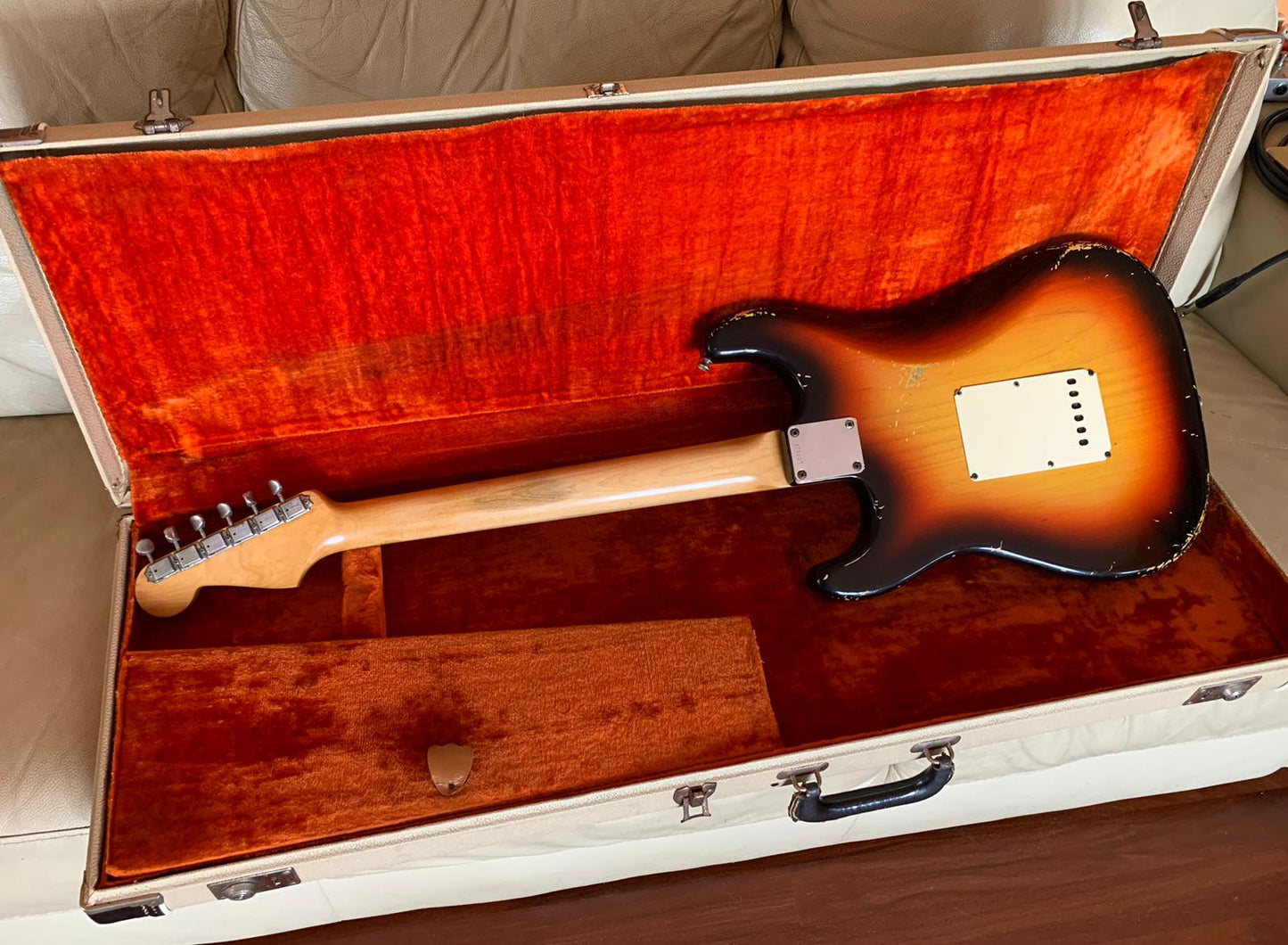 1963 Original Fender Stratocaster (Pre CBS) refinished - White case