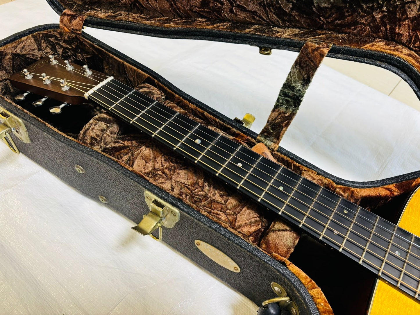 Martin OM-18V (pre-owned) acoustic guitar 2004