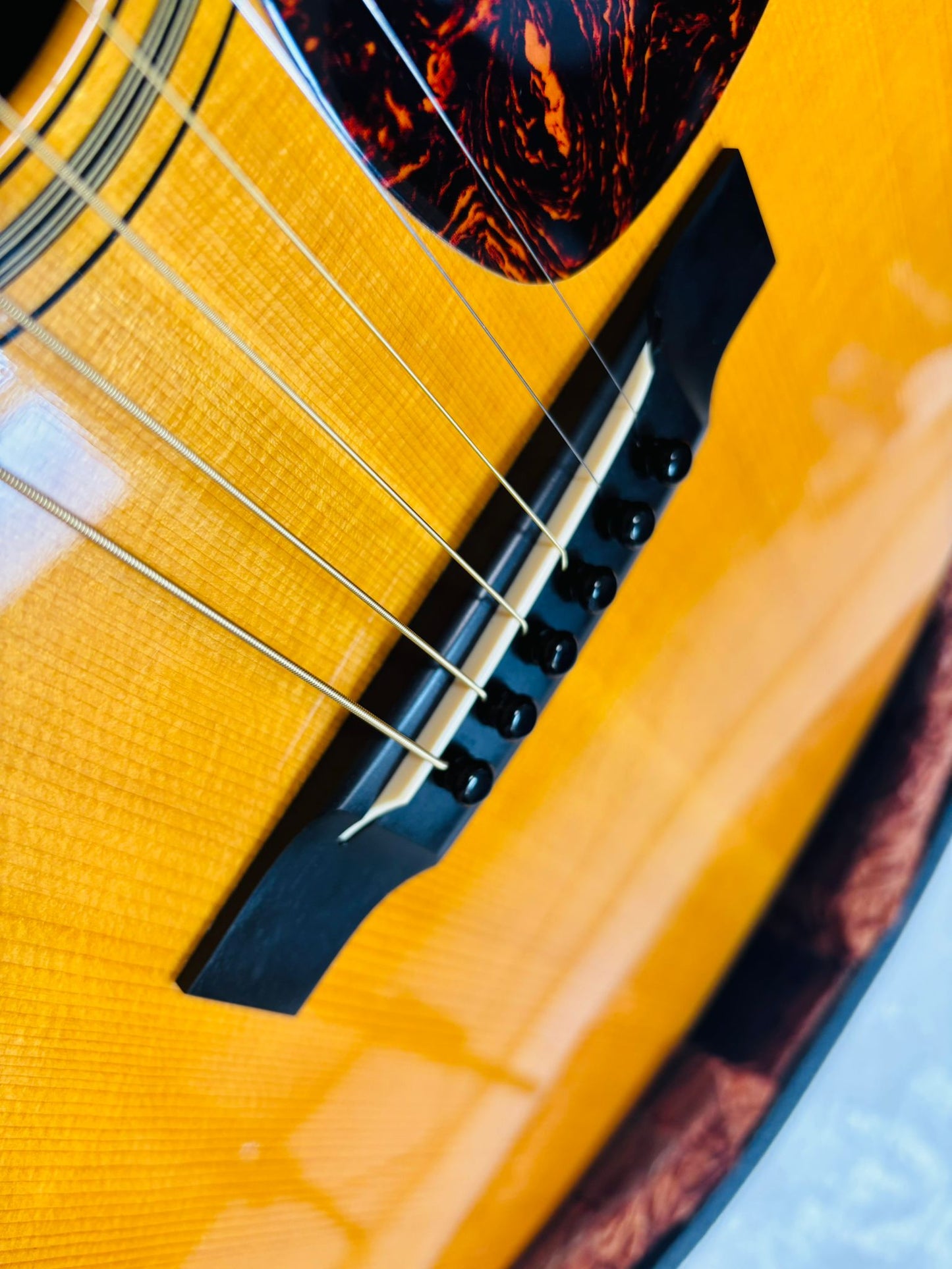 Martin D-18GE Golden Era 2004 – Adirondack & Mahogany Powerhouse