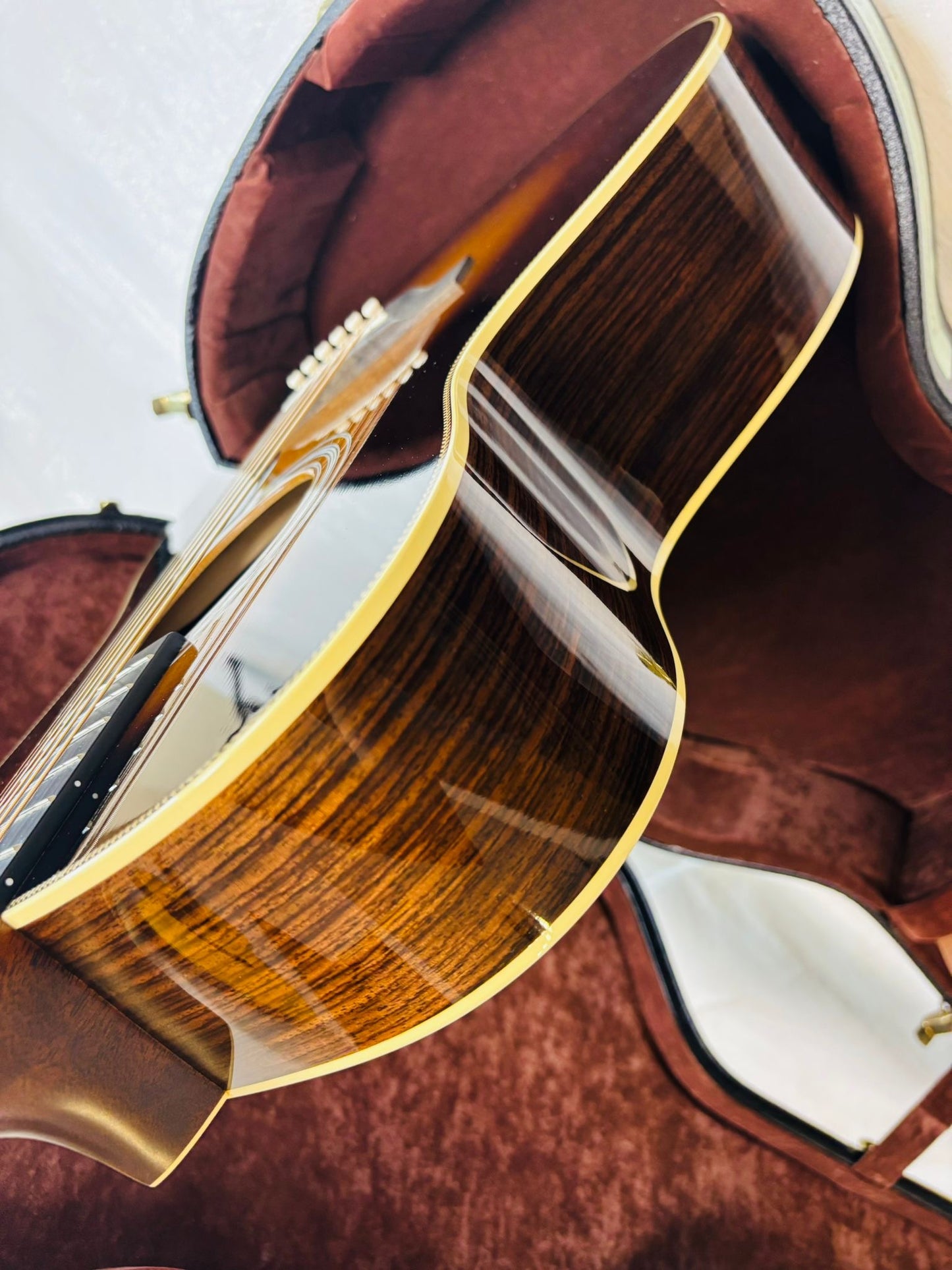 Martin 000-28 Sunburst (Pre-owned) 2023