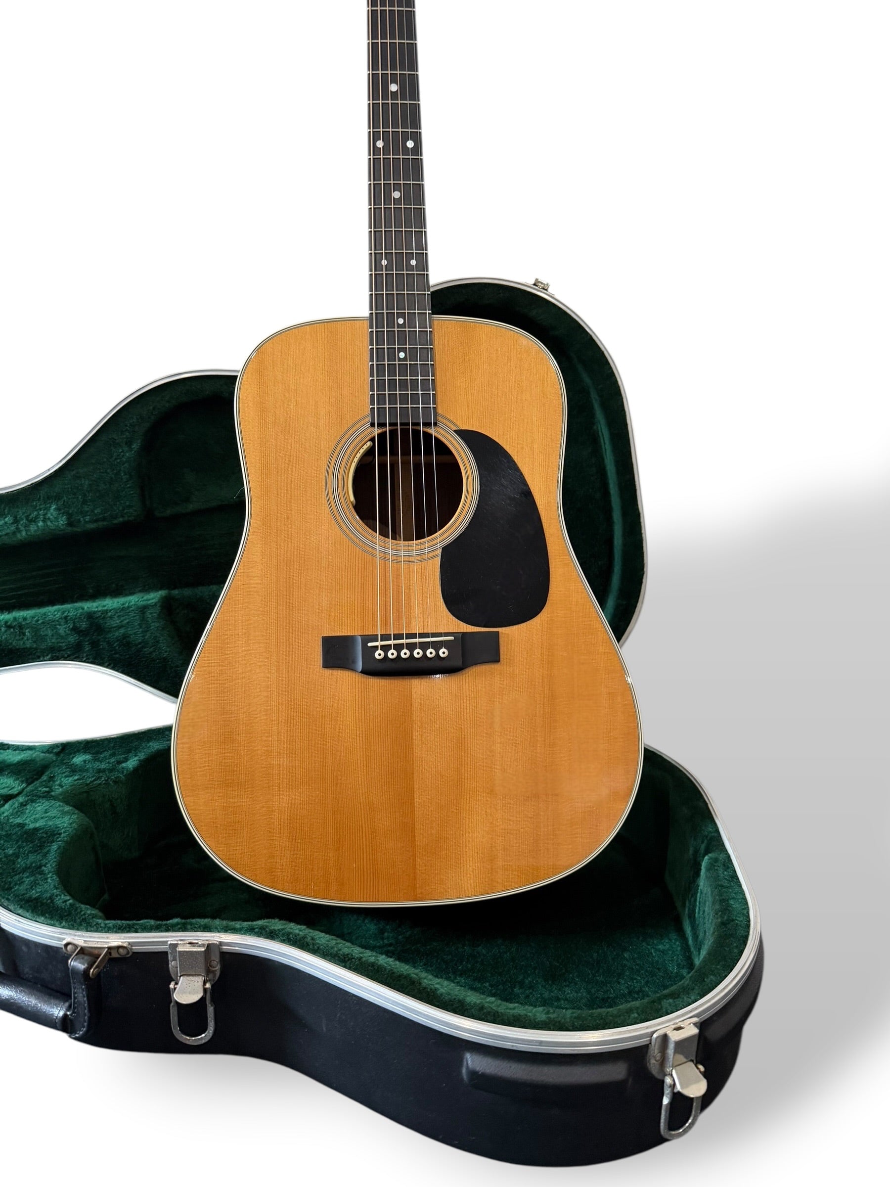 Martin D-28 standard 2000 with L.R Baggs Anthem – Guitar-Heroes