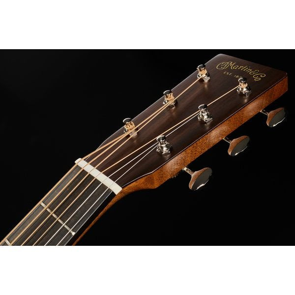 Martin D-18