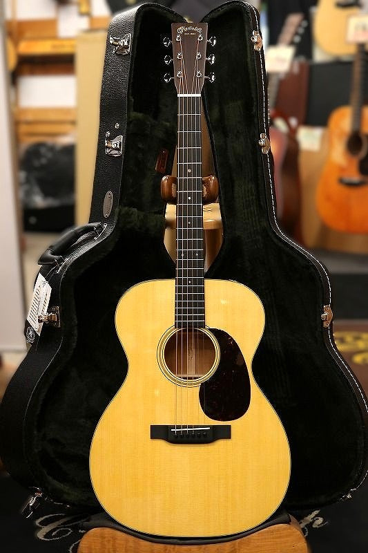 Martin 000-18 (pre-owned) acoustic guitar 2024
