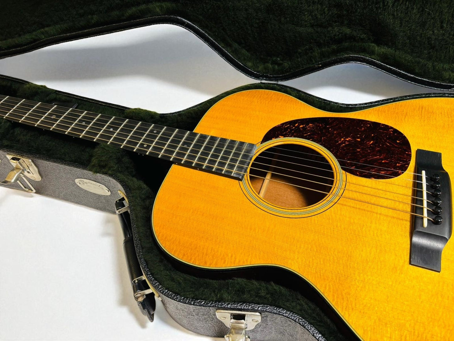 Martin 000-18 (pre-owned) reimagined 2014 with Fishman