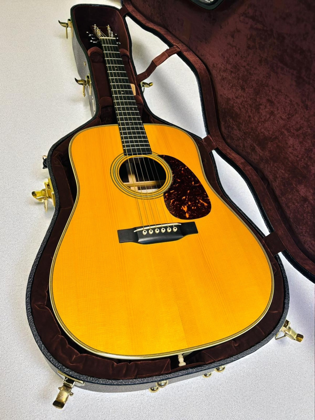 Martin D-28 Marquis (Pre-owned) 2015 Adirondack