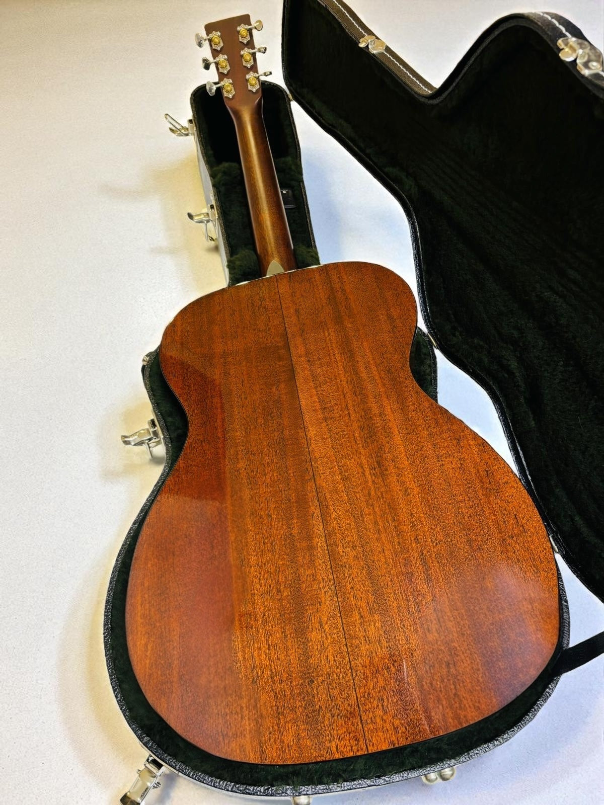 Martin 000-18 (pre-owned) reimagined 2014 with Fishman