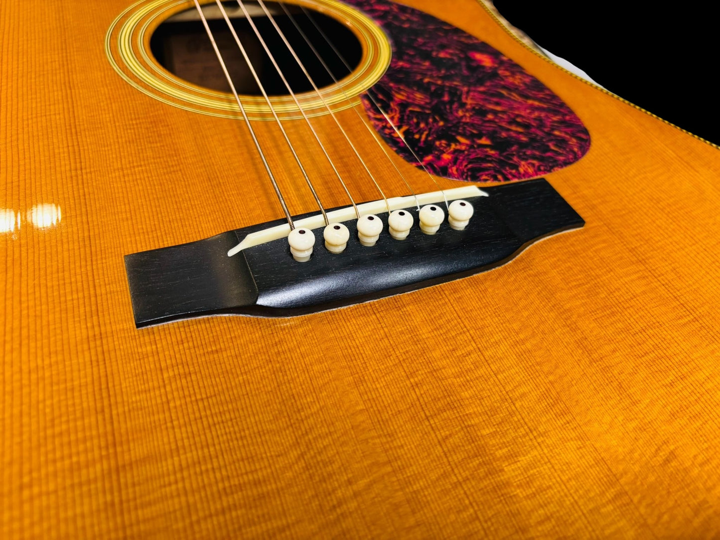 Martin HD-28V (Pre-owned) vintage series with pickup 2008