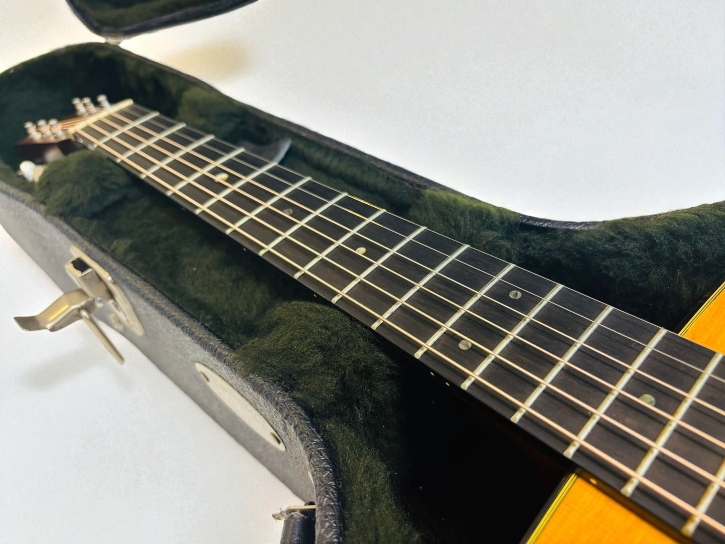 Martin 000-18 (pre-owned) reimagined 2014 with Fishman