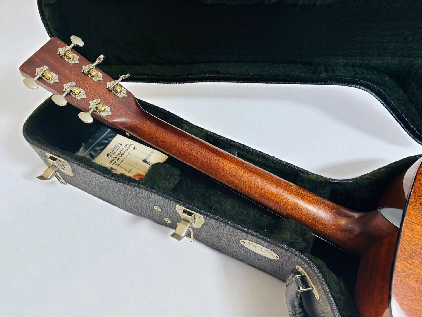 Martin 000-18 (pre-owned) reimagined 2014 with Fishman