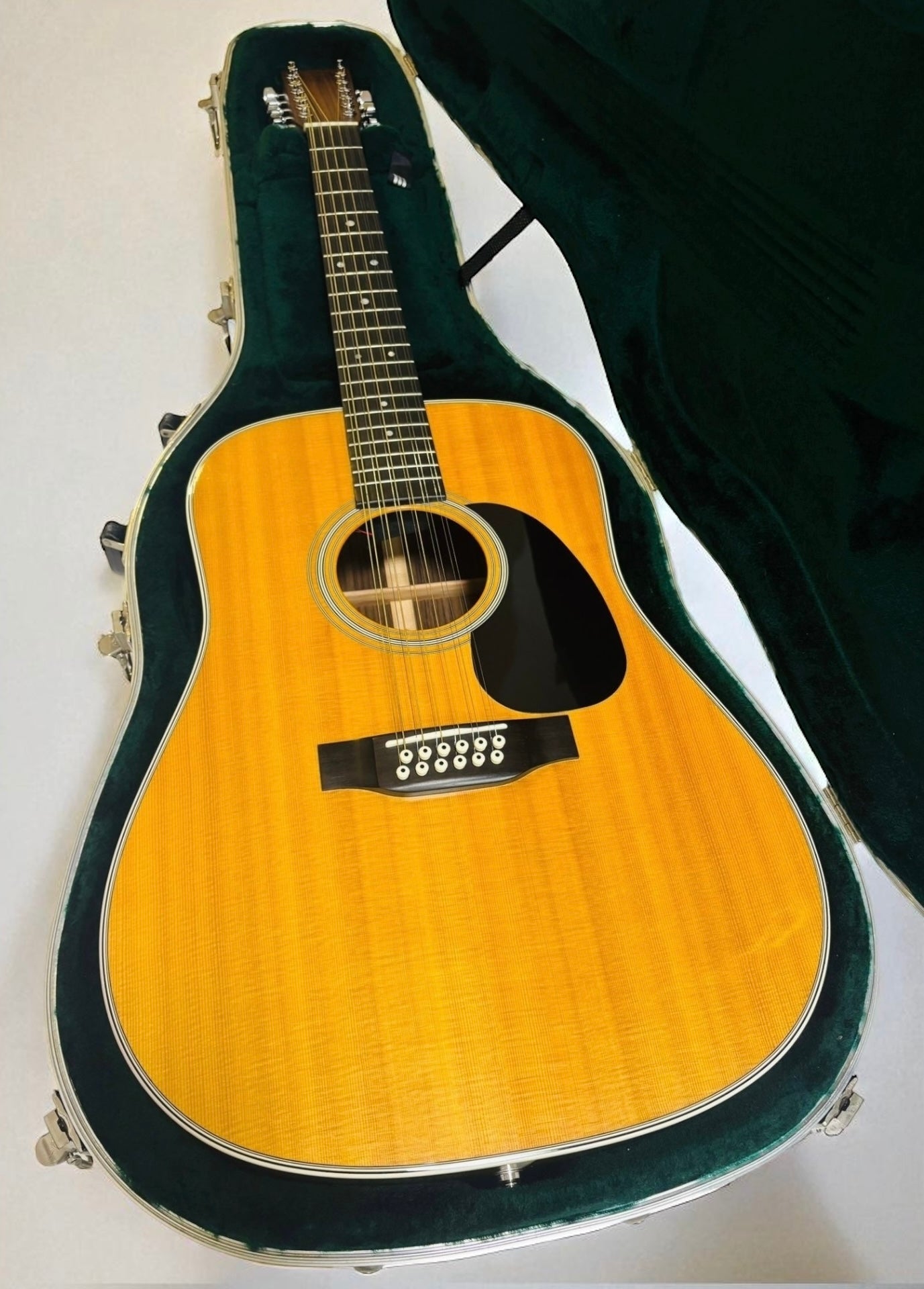 Martin D12-28 (Pre-owned) 2013 with Fishman pickup