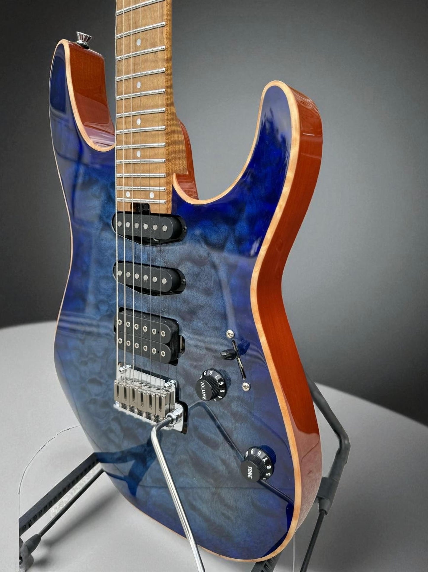 Charvel USA Select DK24 HSS 2PT CM QM - Blue Burst (Pre-owned)