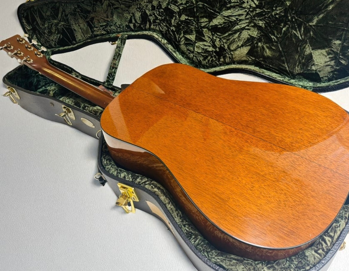 Martin D-18GE 2004 Sunburst – Golden Era with LR Baggs Pickup