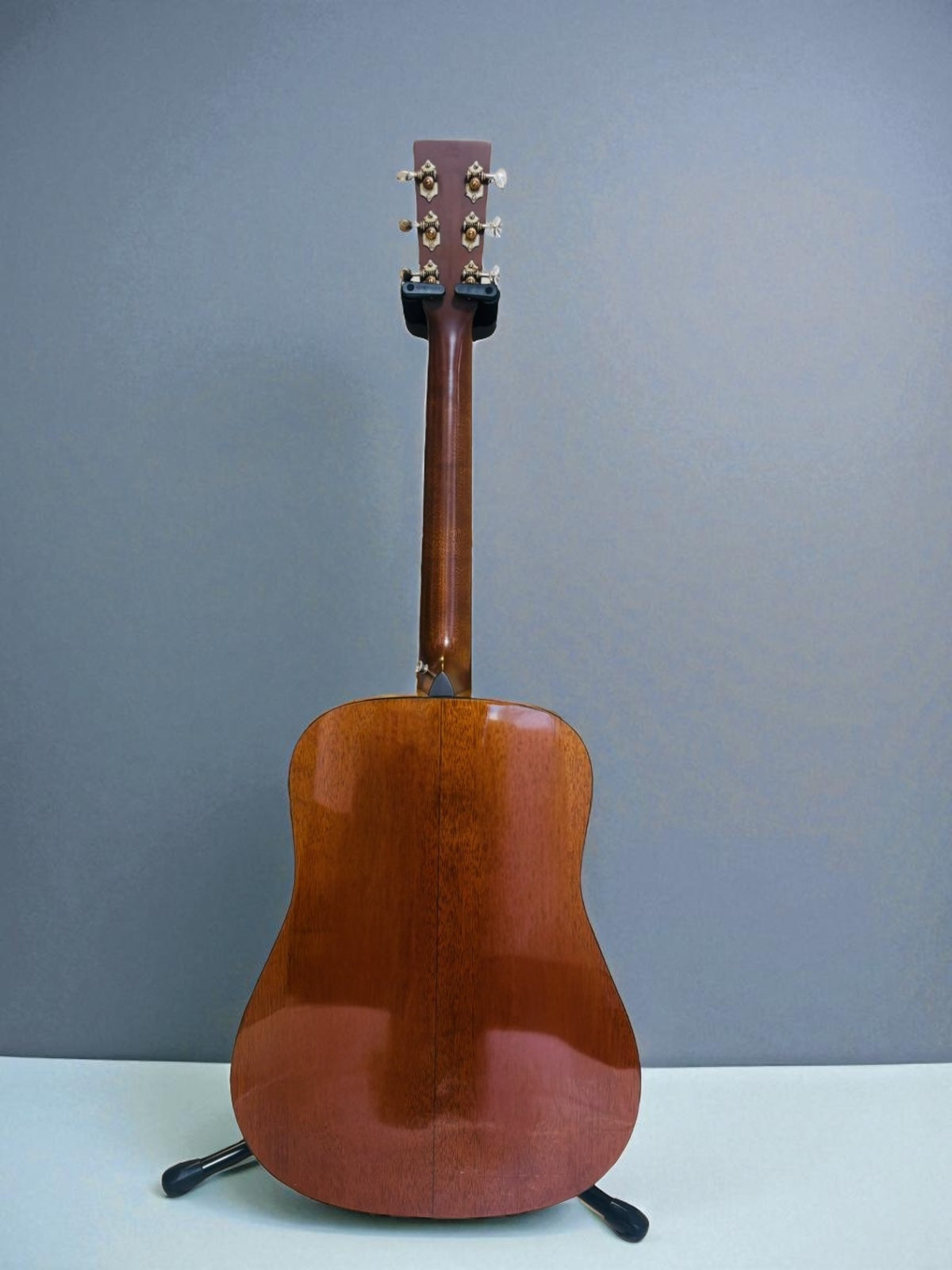 Martin D-18GE 2004 Sunburst – Golden Era with LR Baggs Pickup