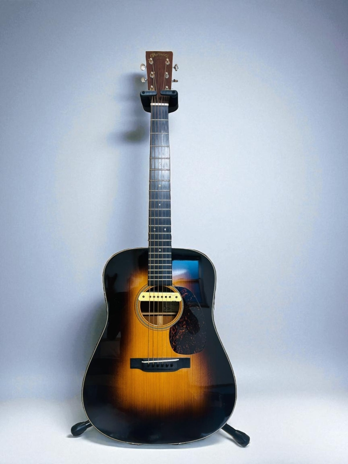 Martin D-18GE 2004 Sunburst – Golden Era with LR Baggs Pickup