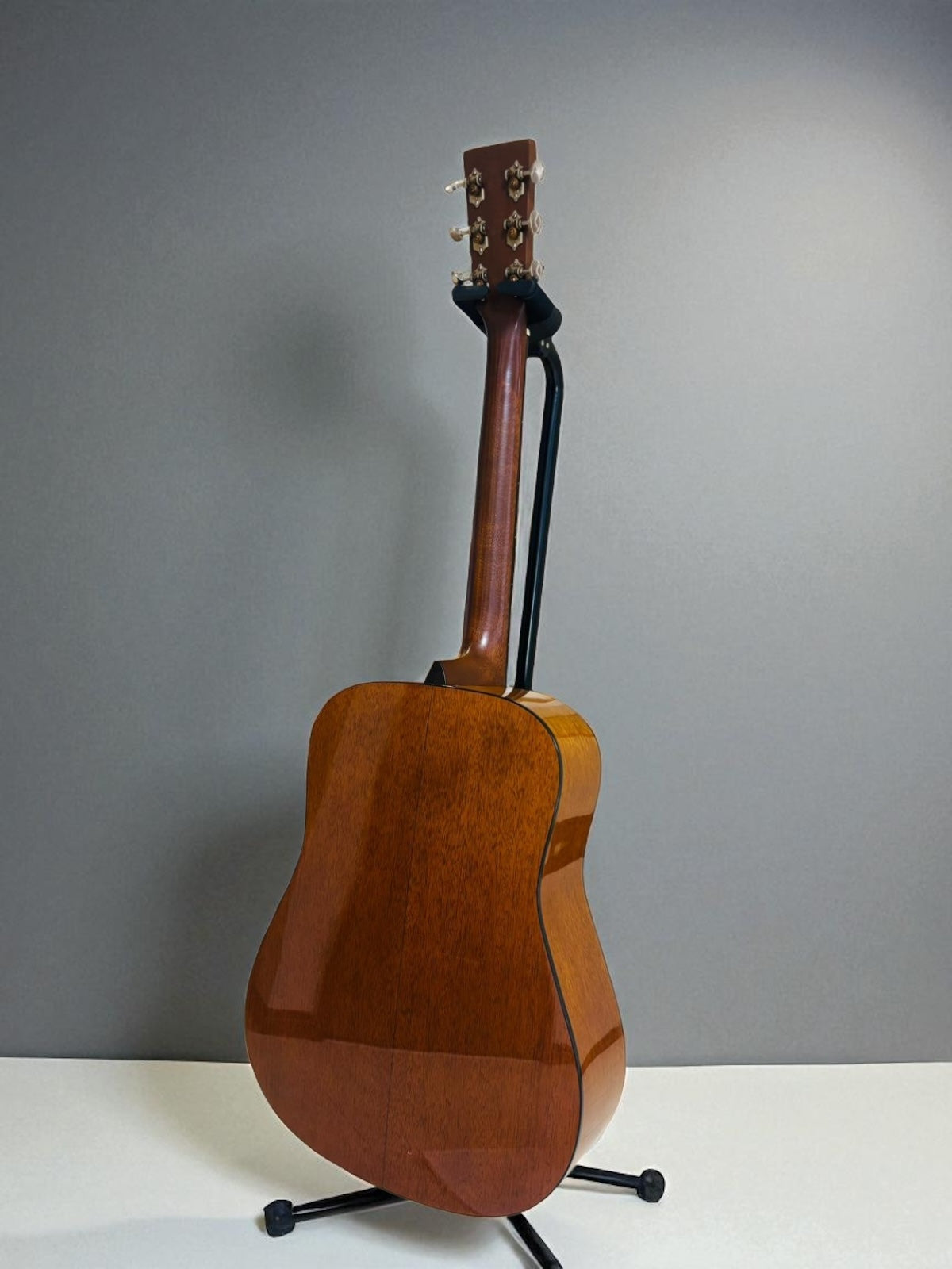 Martin D-18GE 2004 Sunburst – Golden Era with LR Baggs Pickup