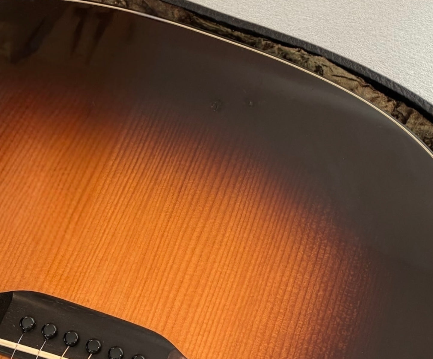 Martin D-18GE 2004 Sunburst – Golden Era with LR Baggs Pickup