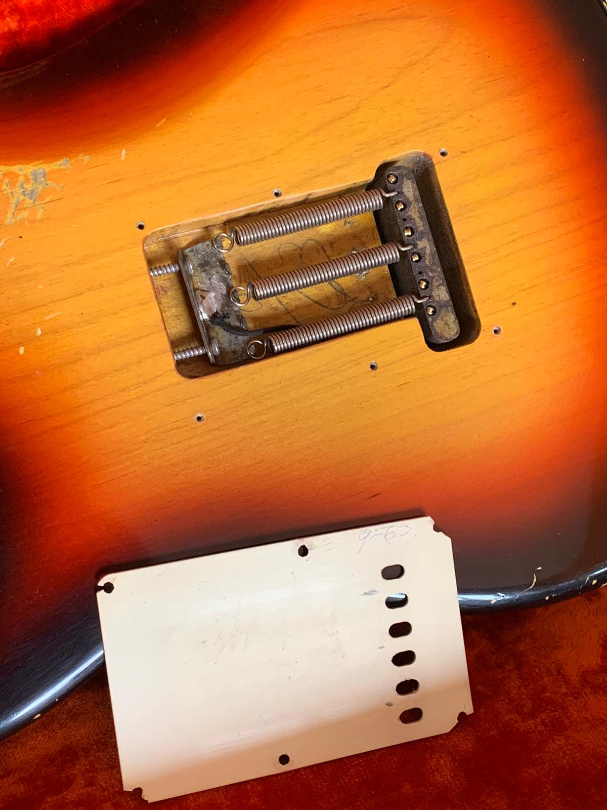 1963 Original Fender Stratocaster (Pre CBS) refinished - White case