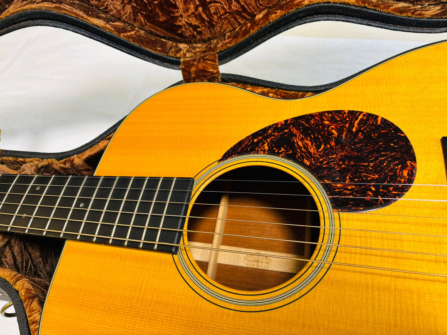 Martin OM-18V (pre-owned) acoustic guitar 2004