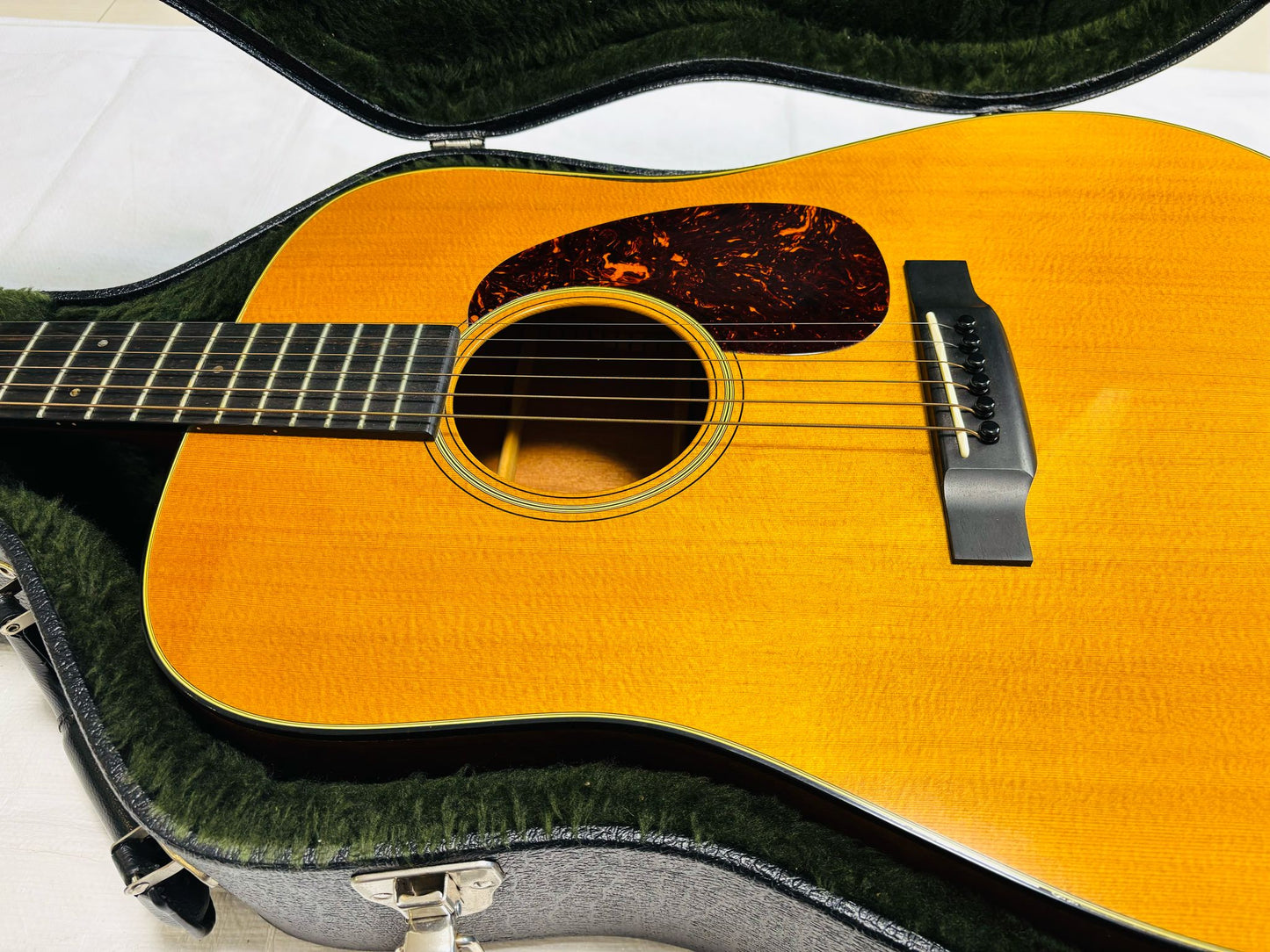 Martin D-18 custom shop acoustic guitar (Pre-owned) 2018