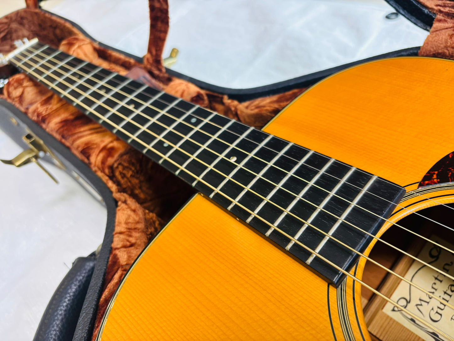 Martin D-18GE Golden Era 2004 – Adirondack & Mahogany Powerhouse