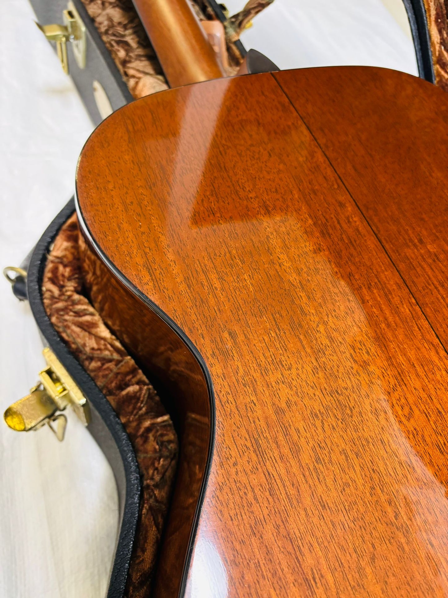Martin OM-18V (pre-owned) acoustic guitar 2004