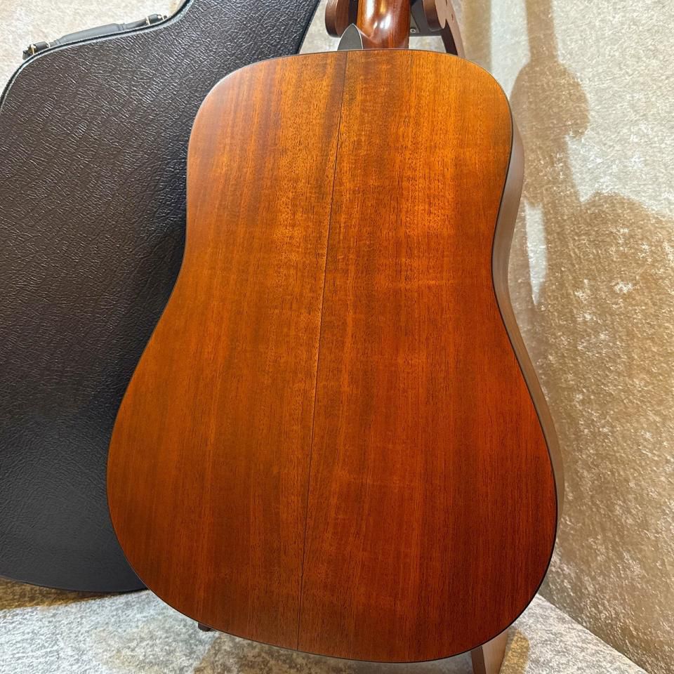 Martin D-18 Streetlegend (Pre-owned) 2024 like new