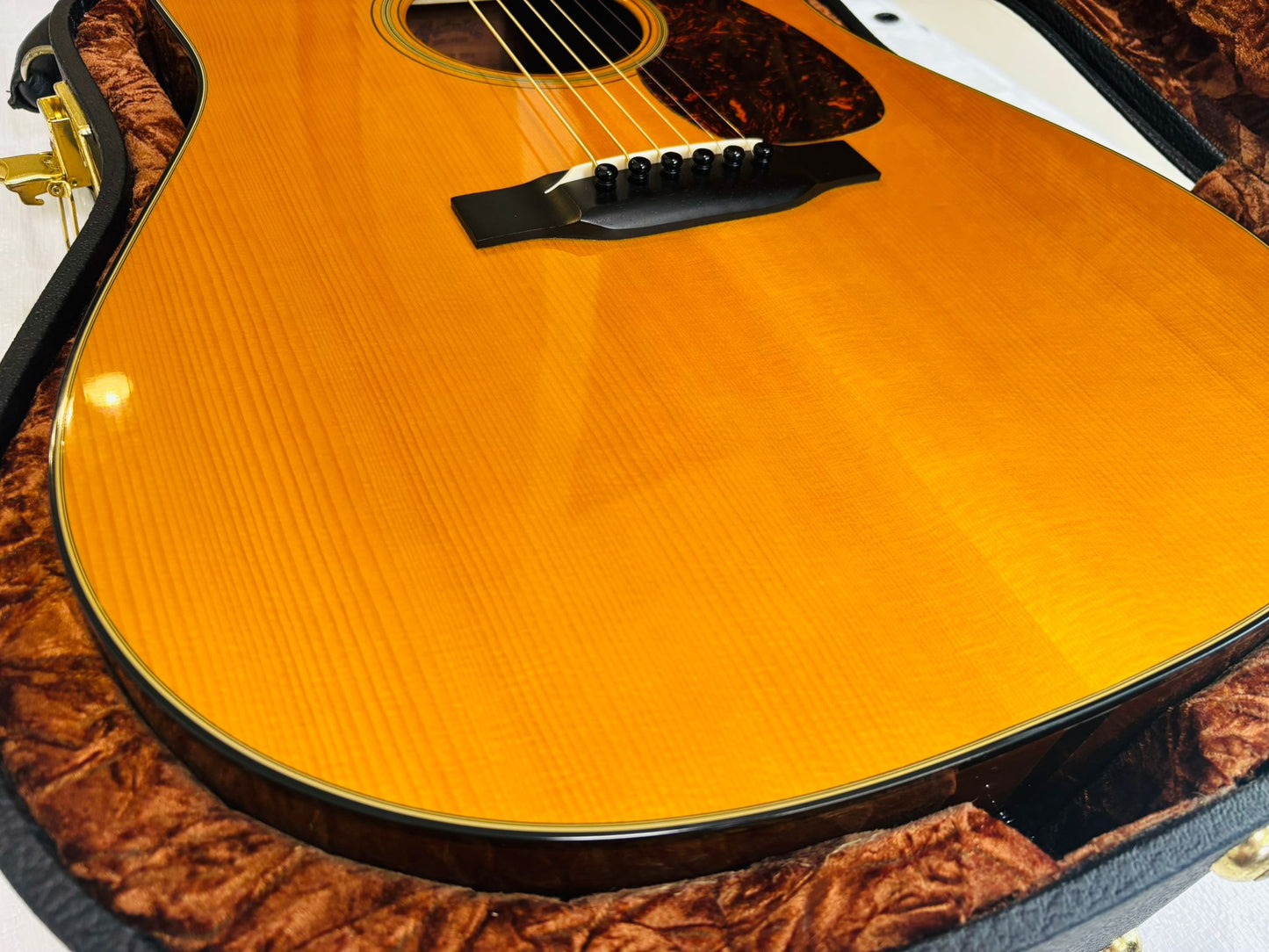 Martin D-18GE Golden Era 2004 – Adirondack & Mahogany Powerhouse