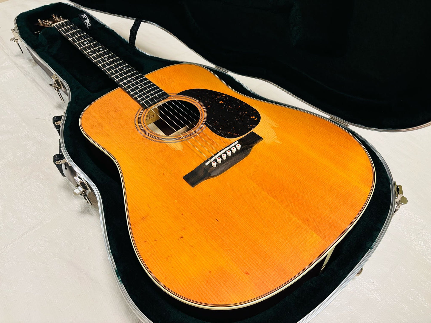 Martin D-28 Street Legend ( Pre-owned) 2024