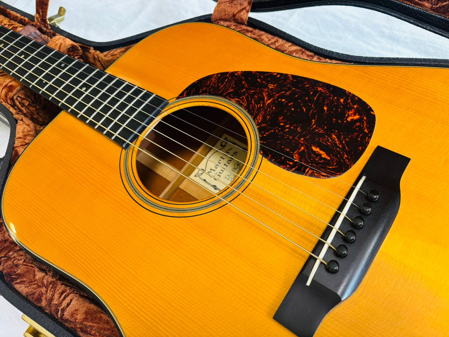 Martin D-18GE Golden Era 2004 – Adirondack & Mahogany Powerhouse