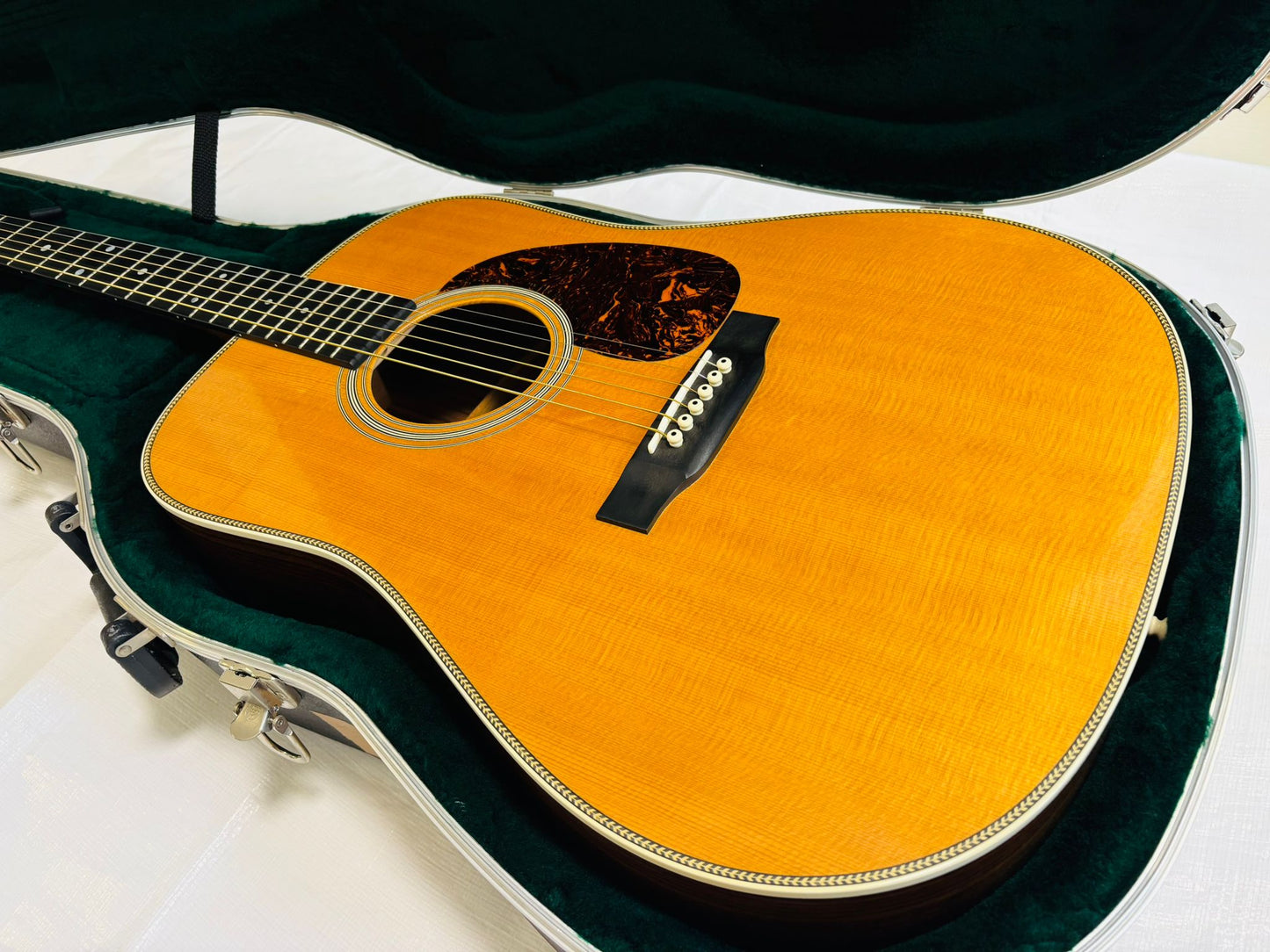 Martin HD-28 (Pre-owned) 2014