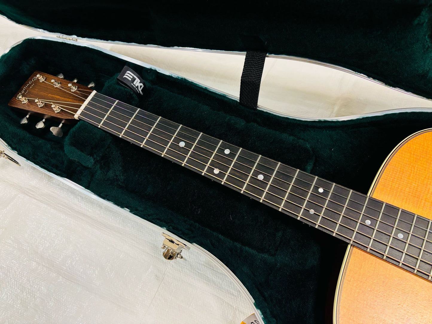 Martin D-28 Street Legend ( Pre-owned) 2024