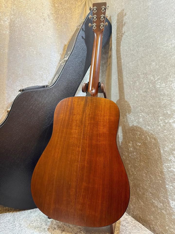 Martin D-18 Streetlegend (Pre-owned) 2024 like new