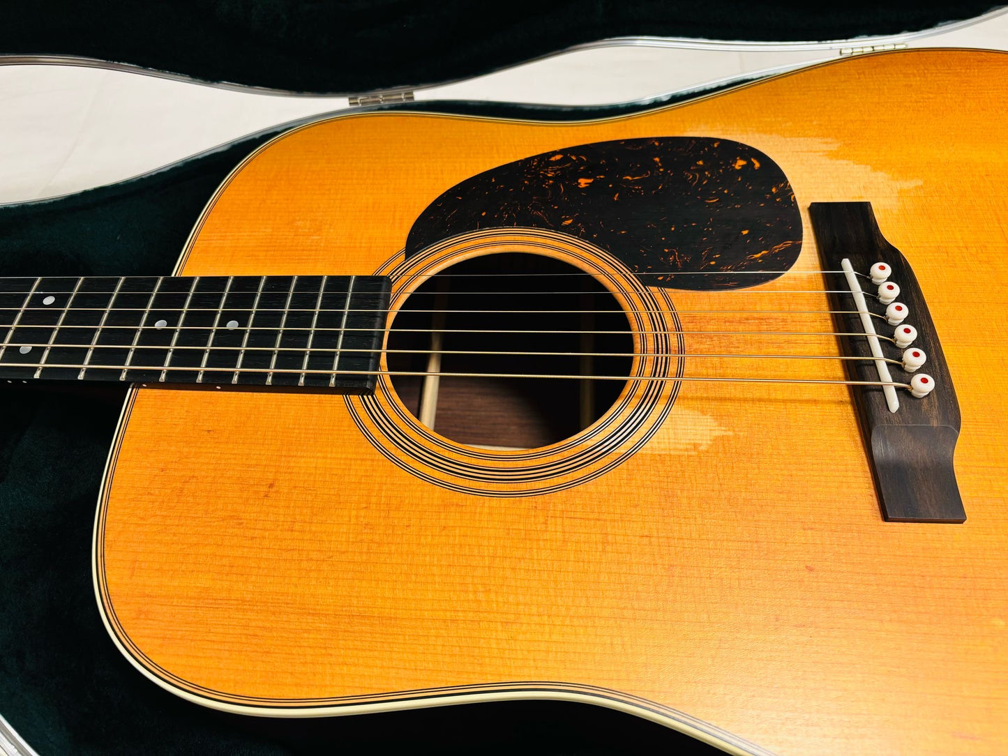 Martin D-28 Street Legend ( Pre-owned) 2024