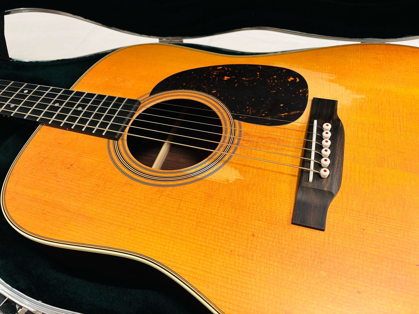 Martin D-28 Street Legend ( Pre-owned) 2024